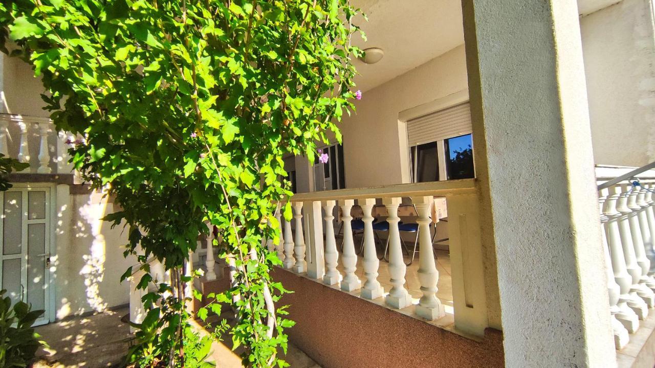 Apartment Amigo Селине Екстериор снимка