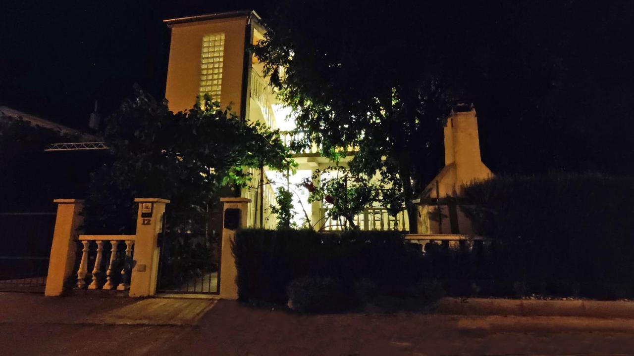 Apartment Amigo Селине Екстериор снимка